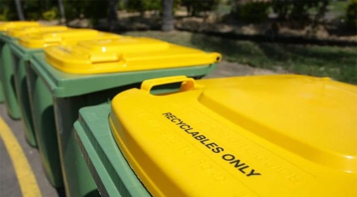 시드니 아파트 단지에서 두개골 발견 A human skull has been found in a Sydney apartment complex recycling bin. Picture David Fletcher