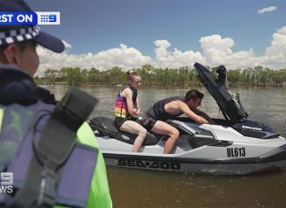 빅토리아 제트 스키 난폭운전자 Dangerous jet ski riders have been put on notice amid a police blitz on Victoria's waterways. (Nine)