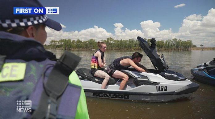 빅토리아 제트 스키 난폭운전자 Dangerous jet ski riders have been put on notice amid a police blitz on Victoria's waterways. (Nine)