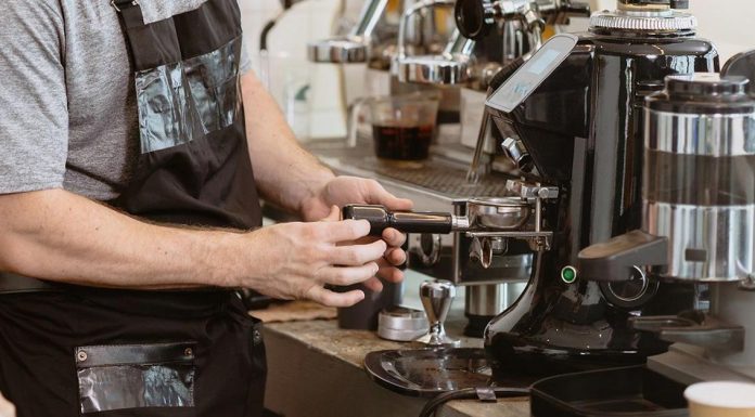 빅토리아, 수천 명 캐쥬얼 노동자들, 병가 주장 More than 55,000 casual workers have been paid sick leave by the Victorian Government. (Getty ImagesiStockphoto)