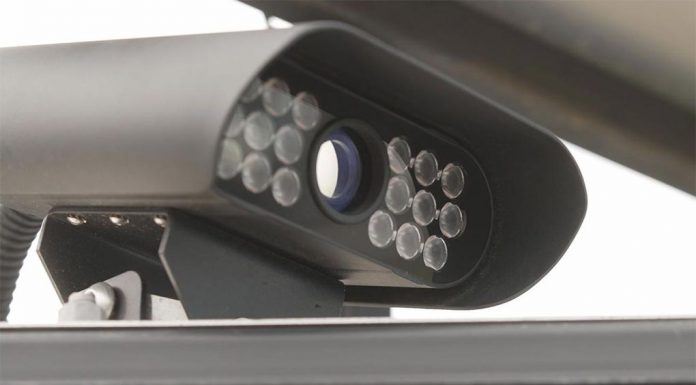 NSW 온라인 쇼핑을 더 빠르게 New cameras on NSW roads monitor the size, type and what's inside trucks. (9News)