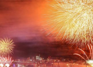 호주의 날, NSW 불법 불꽃놀이 단속 Only legal and registered fireworks are allowed to take place in NSW. (Roni BintangGetty Images)