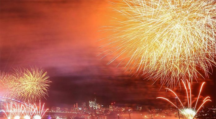 호주의 날, NSW 불법 불꽃놀이 단속 Only legal and registered fireworks are allowed to take place in NSW. (Roni BintangGetty Images)