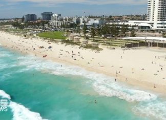 사라질 위험에 처한 퍼스 해변 Some of Perth's most popular beachside hotspots are at risk of being swallowed by the sea. (9News)
