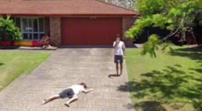 구글 지도에 남겨진 호주 청소년의 전설적인 장난 The teen’s prank has been called ‘legendary’ by online commenters. Picture TikTok heathy_piip