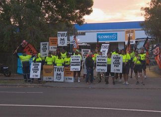 시드니 약 24,000개 쓰레기통, 파업으로 수거되지 않을 예정 35,000 bins in Sydney won't be collected today as union strikes (Nine)