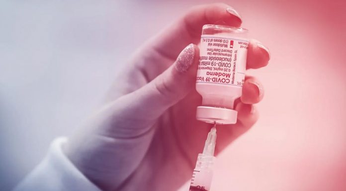 ‘코로나 19 위험 감소로 백신 접종 임무 끝’ 경고 A new poll suggests some Australians are hesitant about getting further vaccine doses.