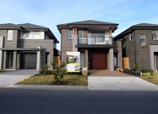 호주 경제학자, ‘8월까지 4번의 금리 인상’ 경고 A new report warns Australian home buyers should expect four interest rate hikes by August. (AAP)