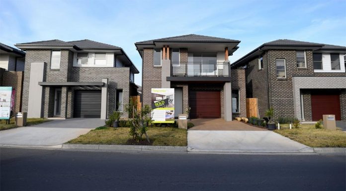 호주 경제학자, ‘8월까지 4번의 금리 인상’ 경고 A new report warns Australian home buyers should expect four interest rate hikes by August. (AAP)