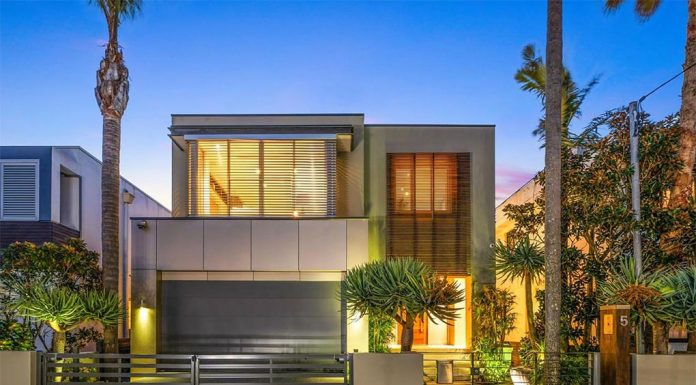 멜리사 캐딕의 호화로운 시드니 주택, 거의 천만 달러에 거래 Melissa Caddick's home in Sydney's Dover Heights has settled for $9.8 million. (Sotheby's)