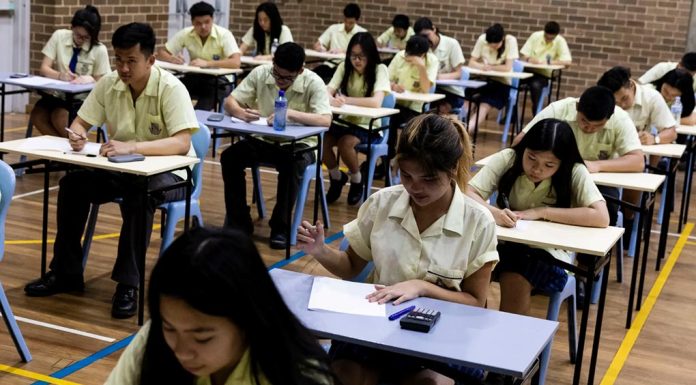 셀렉티브 고교 입학 과외열풍 ‘백약이 무효’ Private companies have been contacting independent schools, saying they can supply tests, at a cost of $6 each.CREDITDOMINIC LORRIMER