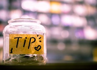 호주 최연소 억만장자 에드 크레이븐, 팁으로 1만 달러 플렉스 Sam Dan Truong_Unsplash