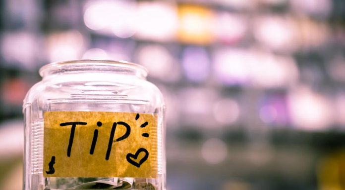 호주 최연소 억만장자 에드 크레이븐, 팁으로 1만 달러 플렉스 Sam Dan Truong_Unsplash