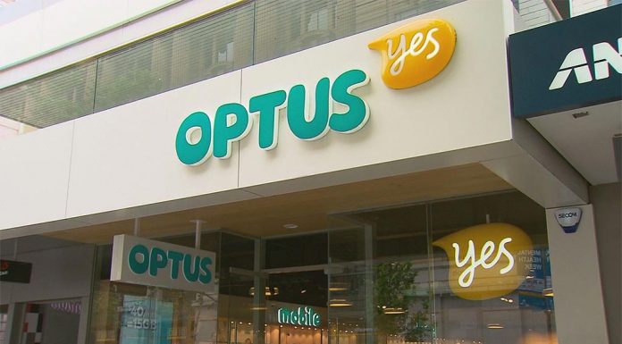 옵터스 해킹 데이터를 이용한 사기꾼 시드니 남성, 감옥행 피하다 Su is not accused of being involved in the Optus hack which exposed the personal details of 10 million Optus customers in a data breach in September 2022. (9News)
