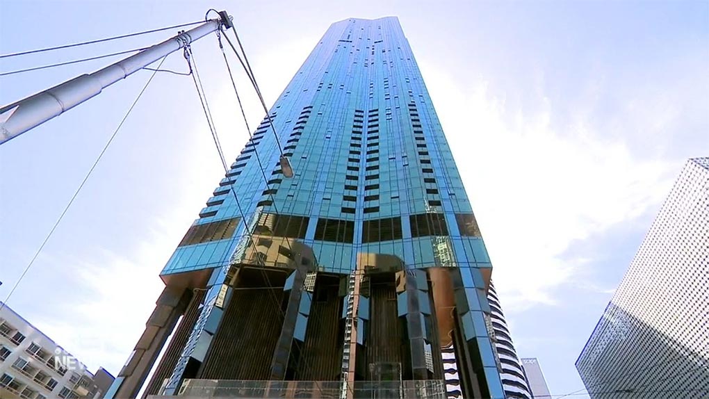 The resturant was run out of a 42nd story apartment in Melbournes CBD (Nine)