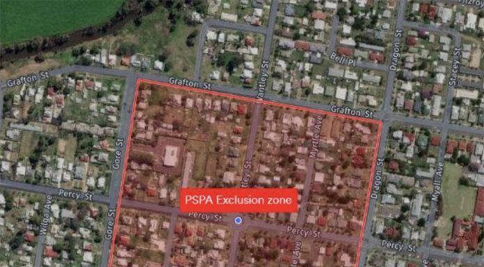 퀸즐랜드 남동부 자택에서 남성 시신 발견 Residents have been told to stay inside and wait for further instruction. (Queensland Police)