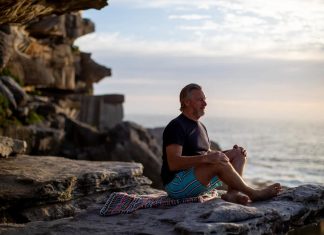 NSW 암 치료혜택, 생존율 도시·시골간 격차 심화 TV presenter Barry Du Bois, 62, says an active lifestyle helped his recovery from cancer.CREDITEDWINA PICKLES