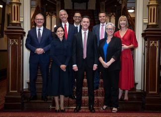 NSW 노동당 압승이나 소수여당 집권 The government’s interim cabinet were sworn in this morning.CREDITJESSICA HROMAS