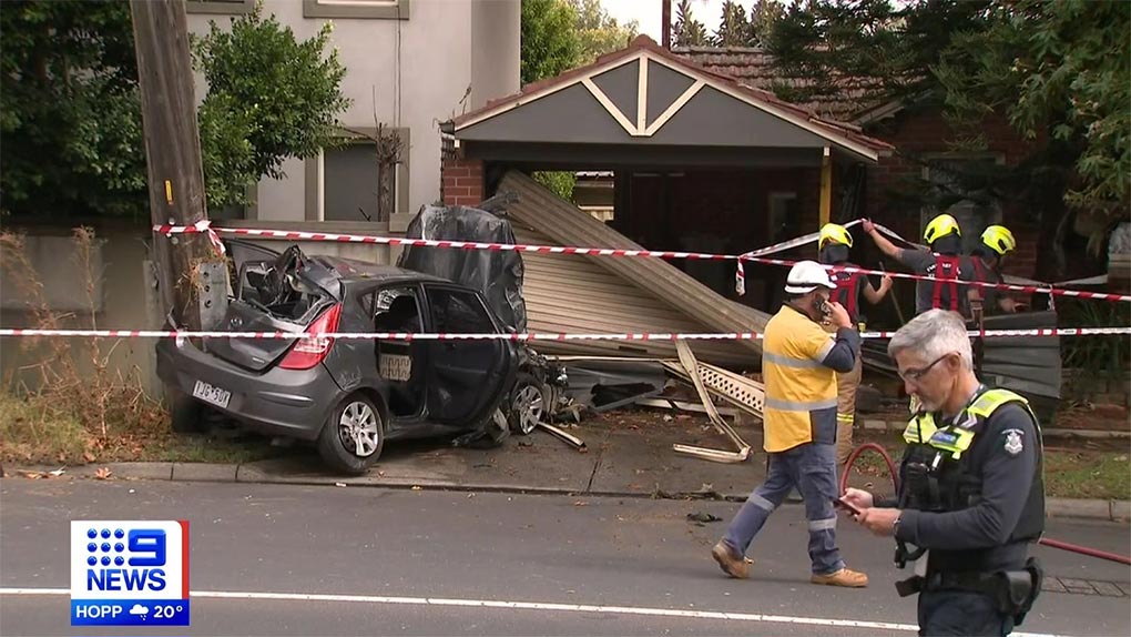The group crashed their vehicle into a pole in Melbourne's inner suburbs. (Nine)