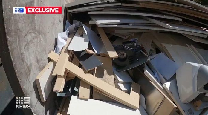 퍼스 쓰레기통서 버려진 ANZ 고객 개인 정보 발견 The information on paperwork piled in the skip includes names, addresses, transaction histories and account numbers. (Nine)