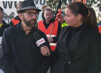 시드니, 캔버라의 폐기물 관리 노동자들 24시간 파업 Cleanaway workers say they are facing attacks to their income, working hours and rights. (Nine)
