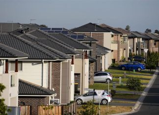 주택 소유를 포기하는 호주 젊은이들 New research found two-thirds of young Australians and middle income earners have given up on home ownership, (AAP)