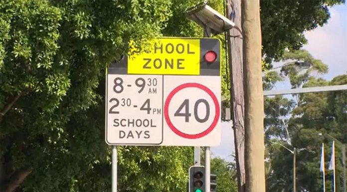 학생이 거의 없는 날에도 스쿨존 재개, NSW 운전자에게 경고 School zones will be enforced tomorrow, even though it is a pupil free day. (Nine)