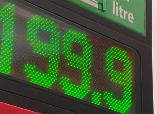 호주 휘발유 가격, 안작 데이 주말까지 높게 유지 예상 Sydney has the highest price on unleaded petrol in Australia, averaging $2 per litre with some petrol stations charging as much as $2.11L. (9News)