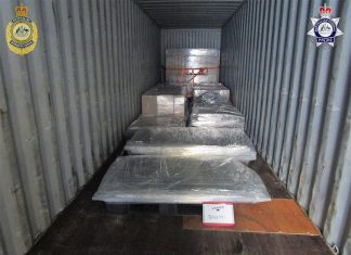 AFP 시드니 활약, 헤로인 336kg 압수 The blocks were found inside a sea freight container sent from Malaysia to the Port of Brisbane. (AFP)
