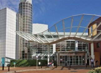 시드니, 10개월 된 아기 살해혐의로 기소된 여성 The boy was rushed to The Children's Hospital at Westmead last month. (Supplied)