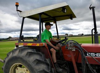 호주 가족 물가고에 취업 10대 학생 증가 There are limitations on how many hours Ryan Konowec can work and what kind of duties he can perform. CREDITDEAN SEWELL