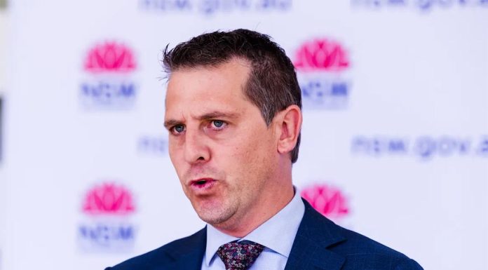 호주 약사 · 의사 의료 전쟁 NSW Health Minister Ryan Park has supported the pharmacy prescribing trial since being in opposition.CREDITJAMES BRICKWOOD