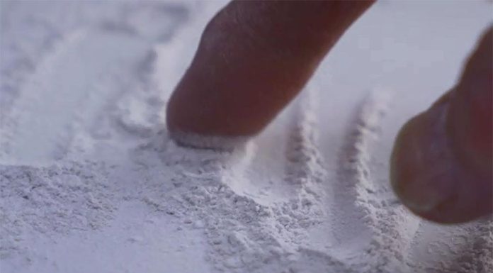 시드니 규폐증(Silicosis)에 대한 두려움, 노조가 존 홀랜드를 고소하게 된 이유 Silicosis is caused by inhaling silica dust. (A Current Affair)