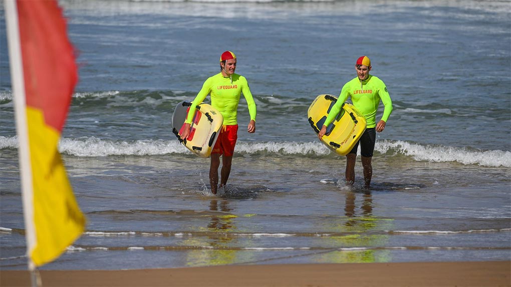 Surf lifesavers in New South Wales have had a near record-breaking season with more than 4600 rescues along the coastline.﻿ (Joe Armao)