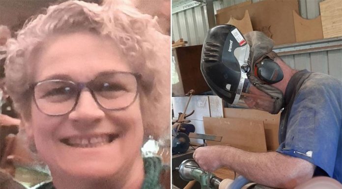 NSW, 문자로 캡쳐한 것만 보내도 해킹 가능 The text message Lyons sent back to her 'friend' allowed a hacker to infiltrate her woodturning business' Instagram. (Supplied)