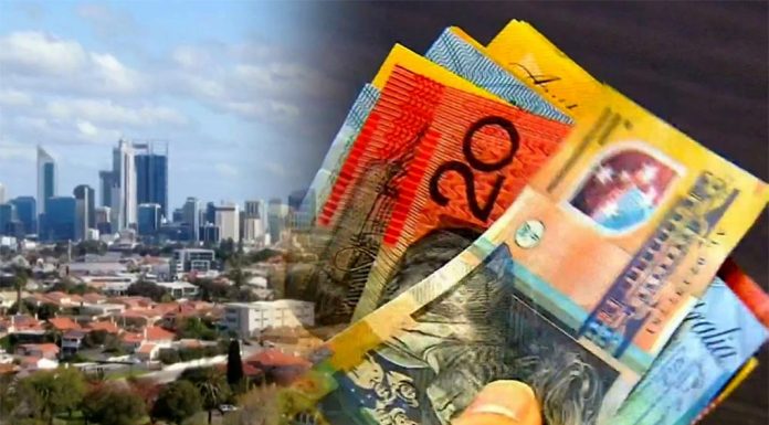 호주 평균 부채 2만 달러 이상, 개인 부채 증가 심각 A bleak new study has revealed that the average Australian is in more than $20,000 worth of personal debt, equating to over $70 billion nationwide. (9News)