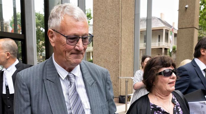 NSW, 빌 스피딩 1.5백만 달러를 배상하라는 판결에 항소 Bill Spedding leaves court after successfully suing the NSW Police for wrongful arrest related to the William Tyrrell case. (Nick Moir)