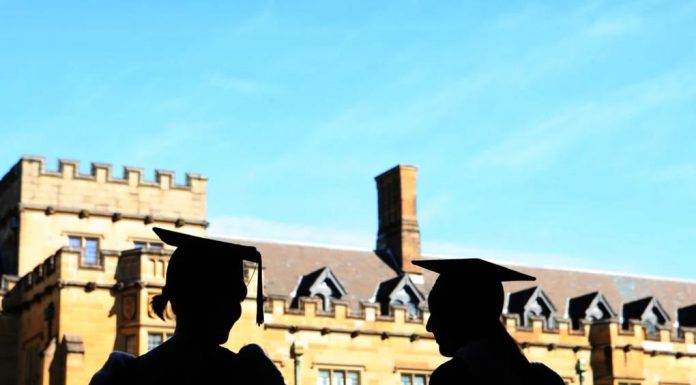 호주 정부 학생 비자 오용, 유학산업 단속! International student numbers are bouncing back in WA, even though the state kept its international borders closed the longest.CREDIT-PETER BRAIG