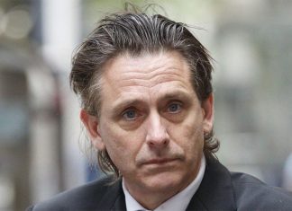 마약으로 자격증 박탈당한 조종사, NSW 변호사 행세로 체포 Nathaniel Whitehall has been found guilty of illegally posing as a lawyer. Picture NCA NewsWire