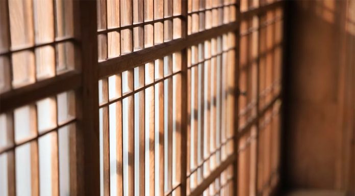 캔버라에서 기소된 남성이 시드니 서부에서 살인 혐의로 기소 de an sun-andyadcon_unsplash