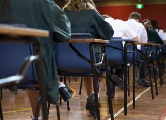 HSC 시험 시험장 수험생 부정행위 여전 HSC trials are an important dress rehearsal for the main exams.CREDITJANIE BARRETT