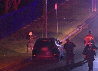 파라마타(Parramatta)에서 ‘불에 탄 차량과 시신 발견’ The body was in the driver's seat, police said. (9News)