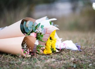 헌터밸리 사고 후 NSW 주총리, 버스 안전 규정 변경에 노력하기로 약속 Communities impacted by the bus crash have received an outpouring of support.(ABC News Harriet Tatham)