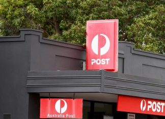 호주 우체국, 온라인 쇼핑을 위한 익일 배송 서비스 출시 Myer is one of the first companies to sign up to the service, but Australia Post plans to add new brands every month. Picture NCA NewsWire Kelly Barnes