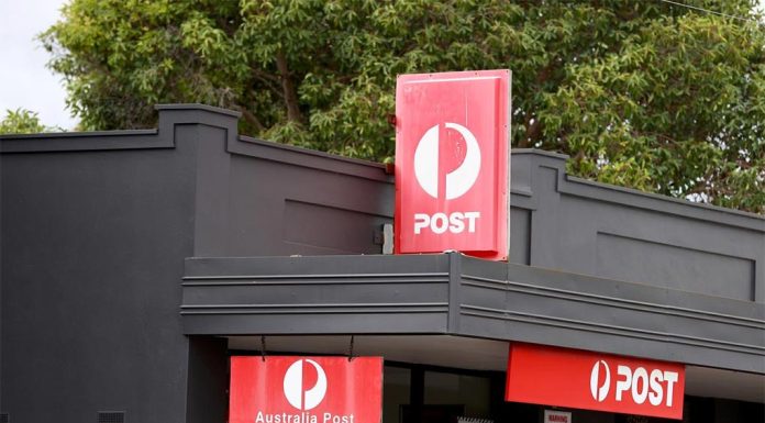 호주 우체국, 온라인 쇼핑을 위한 익일 배송 서비스 출시 Myer is one of the first companies to sign up to the service, but Australia Post plans to add new brands every month. Picture NCA NewsWire Kelly Barnes