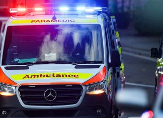 NSW 주요 행사에 영향을 미칠 구급대원 파업 NSW paramedics that are HSU members won't be on stand-by at major sporting events. (Sam Mooy)