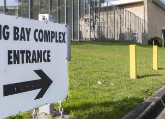시드니 교도소 탈옥수, 여성에게 도주차량 운전 강요 Police responded to reports of an inmate at a prison in Long Bay in Sydney’s south had escaped. Picture NewsWire Monique Harmer