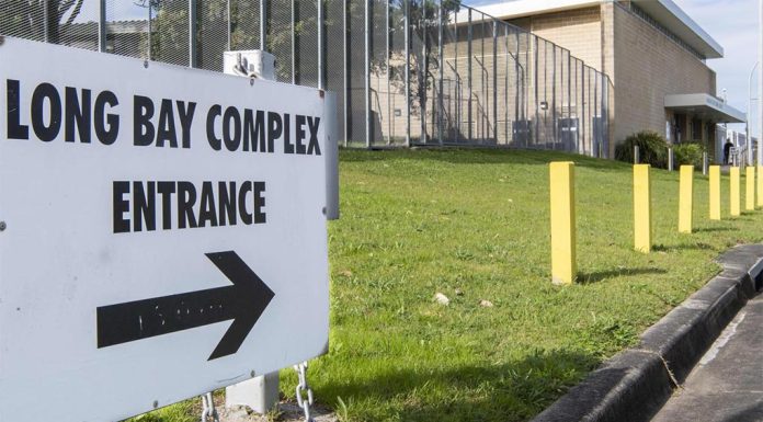 시드니 교도소 탈옥수, 여성에게 도주차량 운전 강요 Police responded to reports of an inmate at a prison in Long Bay in Sydney’s south had escaped. Picture NewsWire Monique Harmer