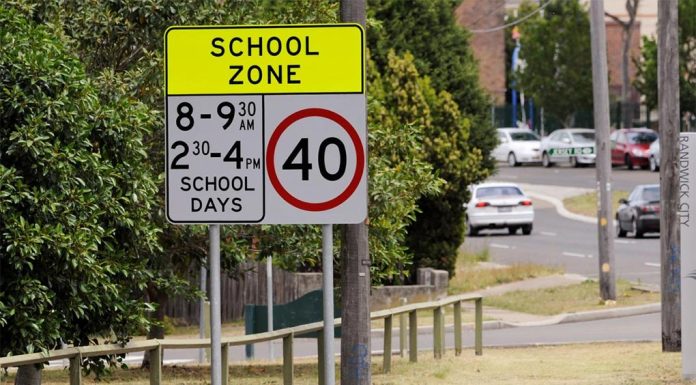 스쿨존 과속단속건수 1위 노던비치 – NSW 6년간 2억불 벌금징수 Sydney drivers have been put on notice as hundreds of thousands of children prepare to return to classrooms from Friday. File image. Credit TRACEY NEARMYAAPIMAGE