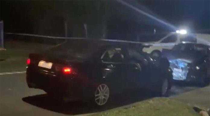 시드니 데이트앱의 위험 : 갈취 사건 발생해 경각심 필요 He arrived and she jumped into the car as planned but two men hiding in nearby bushes entered his vehicle as well. (9News)